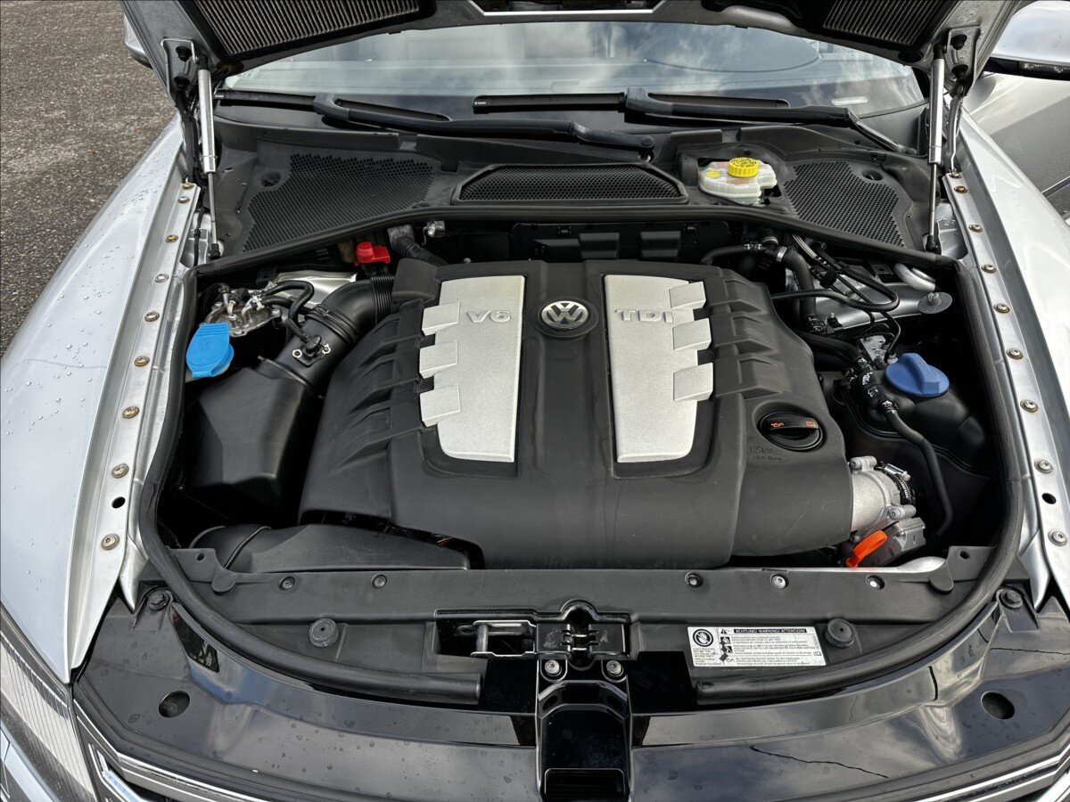 Volkswagen Phaeton Sedan / Limuzína 3,0 l 176 kw