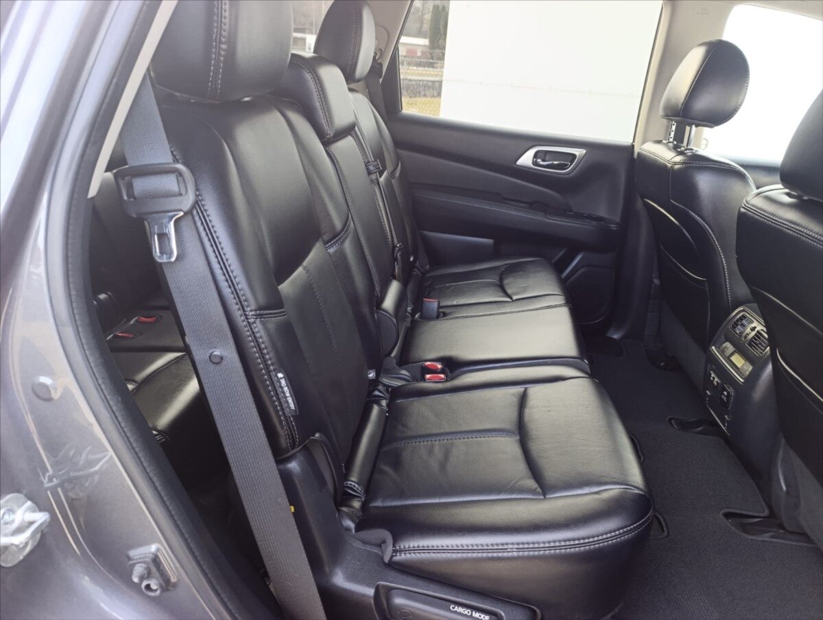 Nissan Pathfinder SUV / Terénní 3,5 l 212 kw