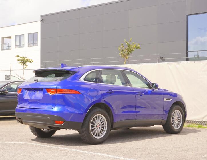 Jaguar F-Pace 5