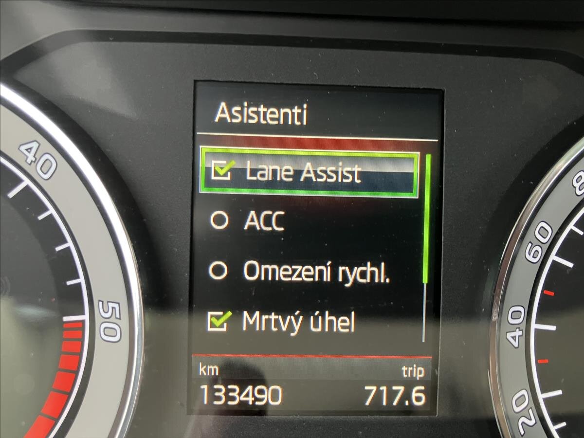 Škoda Superb Liftback 2,0 l 110 kw