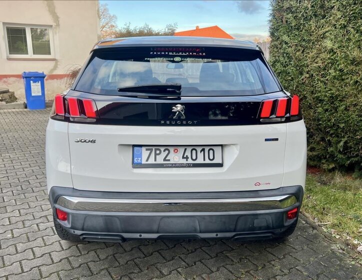 Peugeot 3008 SUV 1,2 l 96 kw