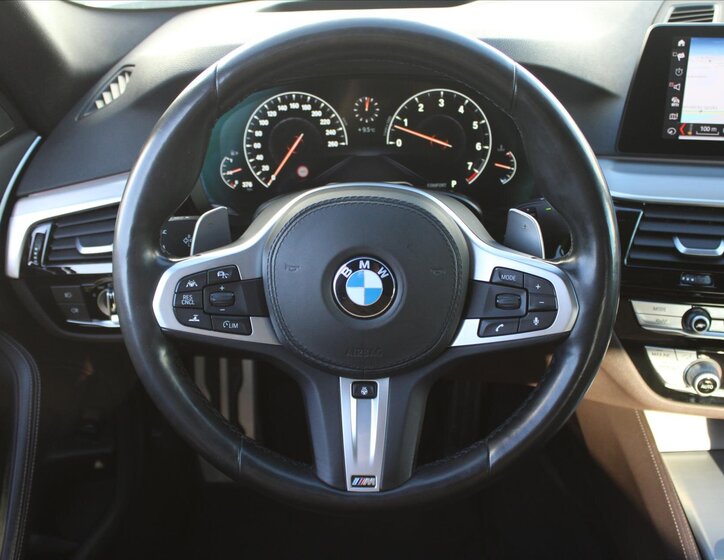 BMW Řada 5 Sedan 3,0 l 250 kw