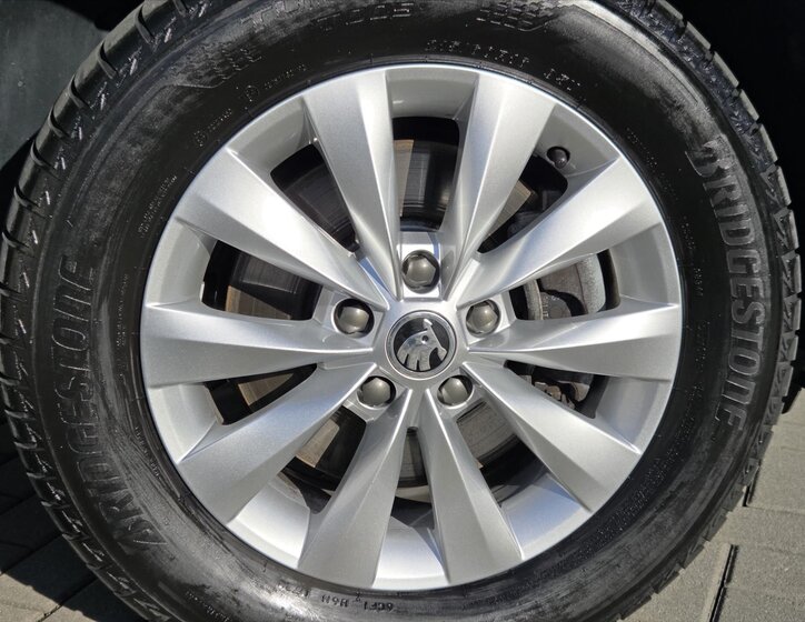 Škoda Karoq SUV 1,5 l 110 kw