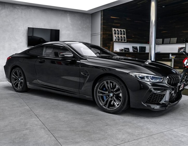 BMW M8 Kupé 4,4 l 460 kw