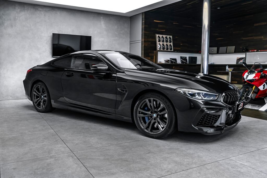 BMW M8 Kupé 4,4 l 460 kw
