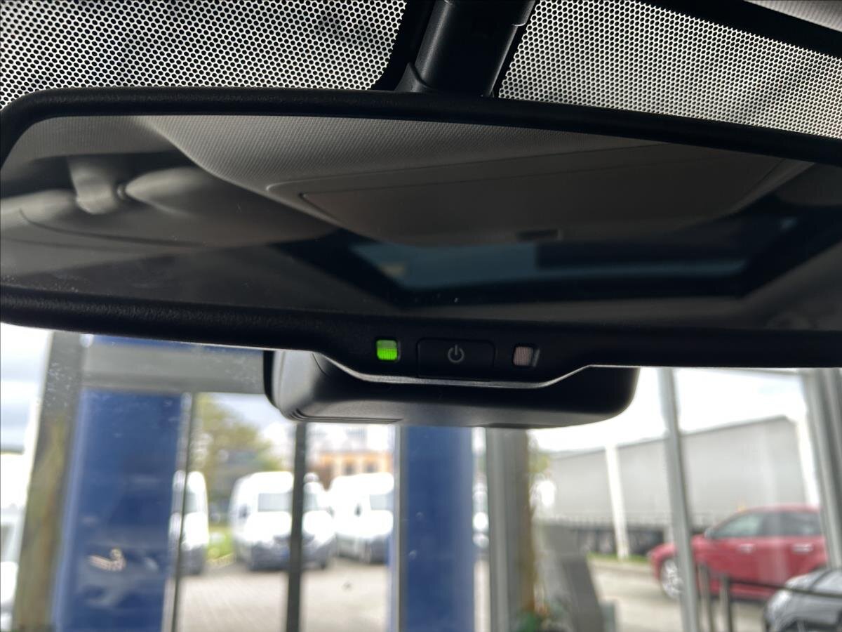 Nissan X-Trail SUV / Terénní 2,0 l 130 kw