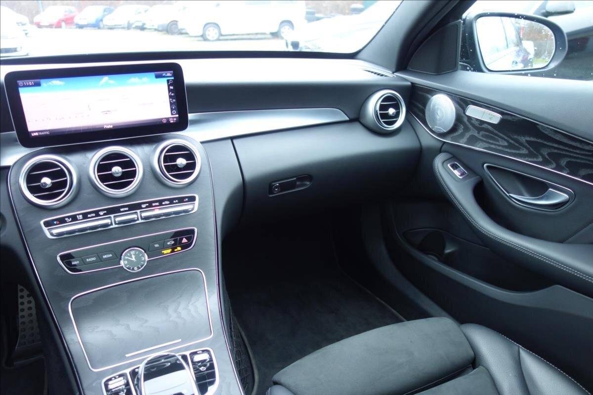 Mercedes-Benz Třídy C Sedan 2,0 l 143 kw