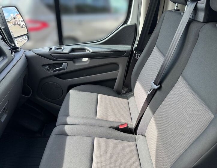 Ford Transit Custom 11