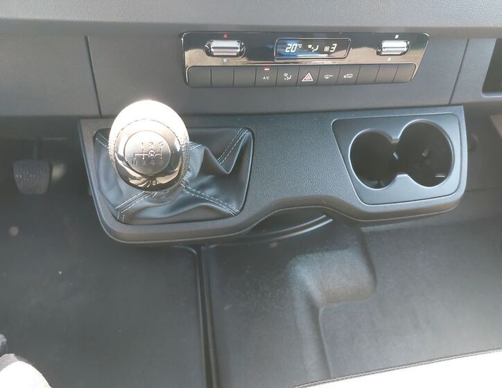 Mercedes-Benz Sprinter 19