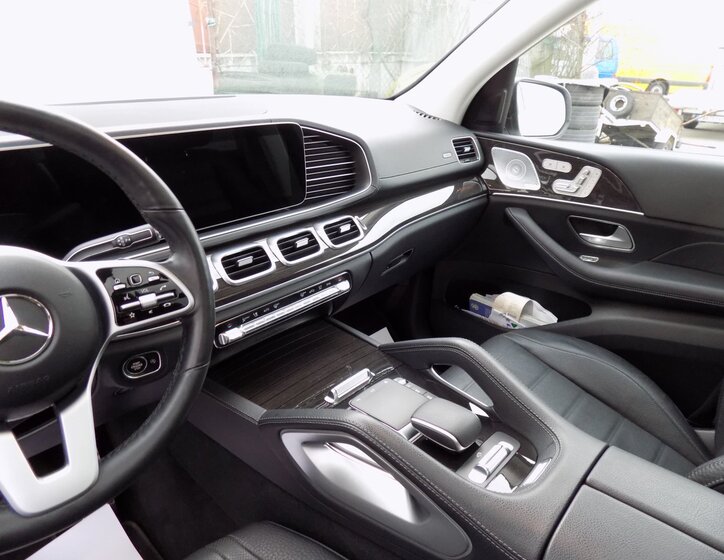 Mercedes-Benz GLS 29