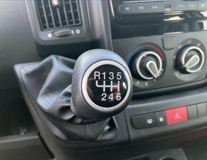 Opel Ostatní Skříň 2,2 l 103 kw