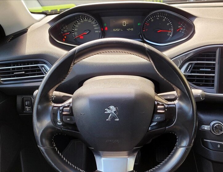 Peugeot 308 Kombi 1,2 l 96 kw