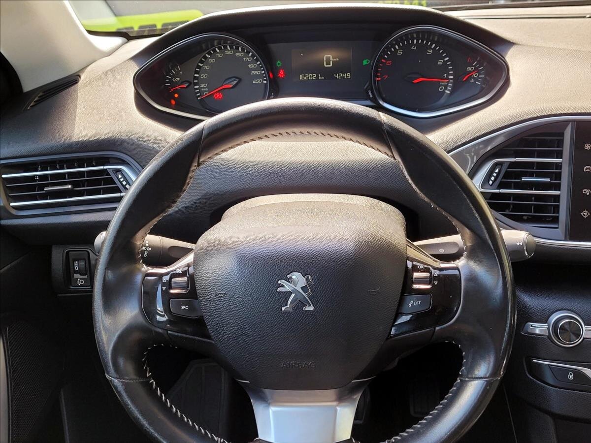 Peugeot 308 Kombi 1,2 l 96 kw