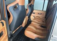 Land Rover Defender 14