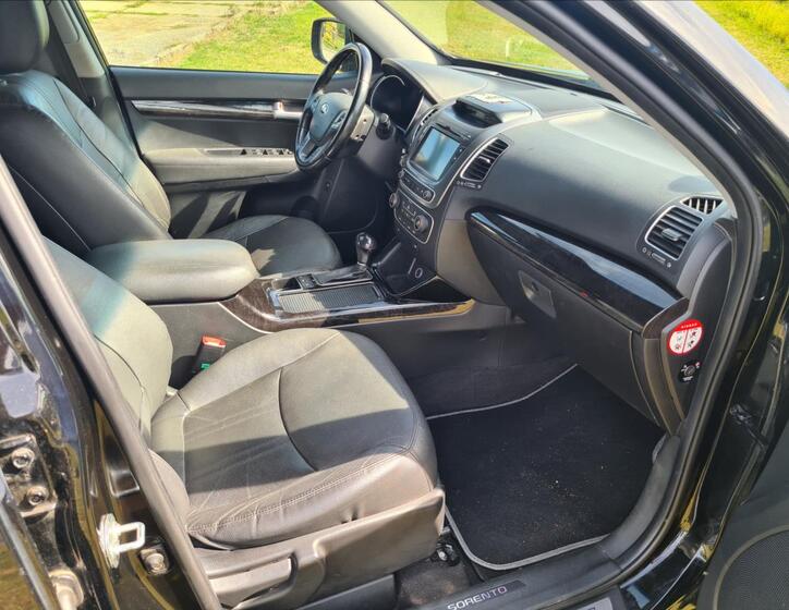 KIA Sorento 9