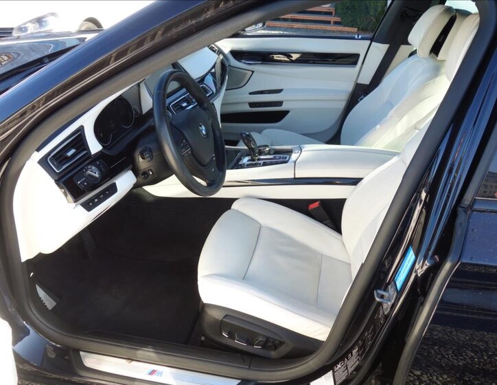 BMW Řada 7 Sedan 4,4 l 330 kw