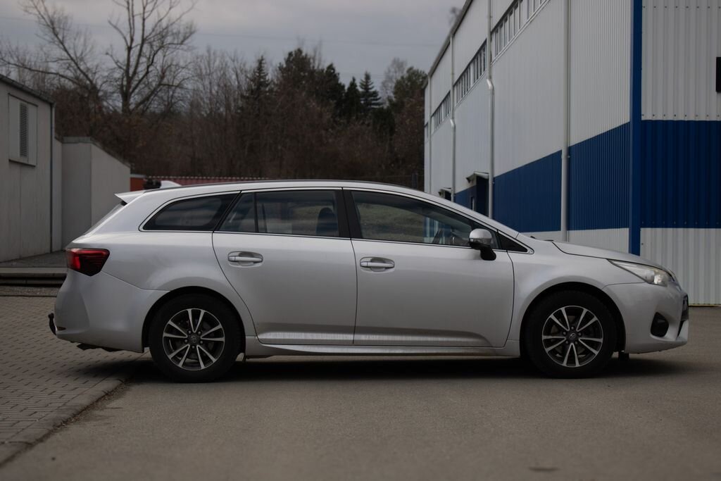 Toyota Avensis Kombi 1,6 l 82 kw