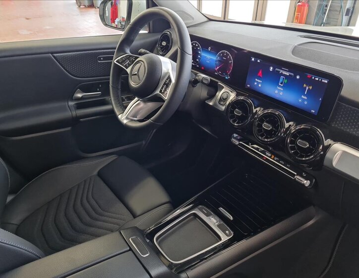 Mercedes-Benz GLB 18