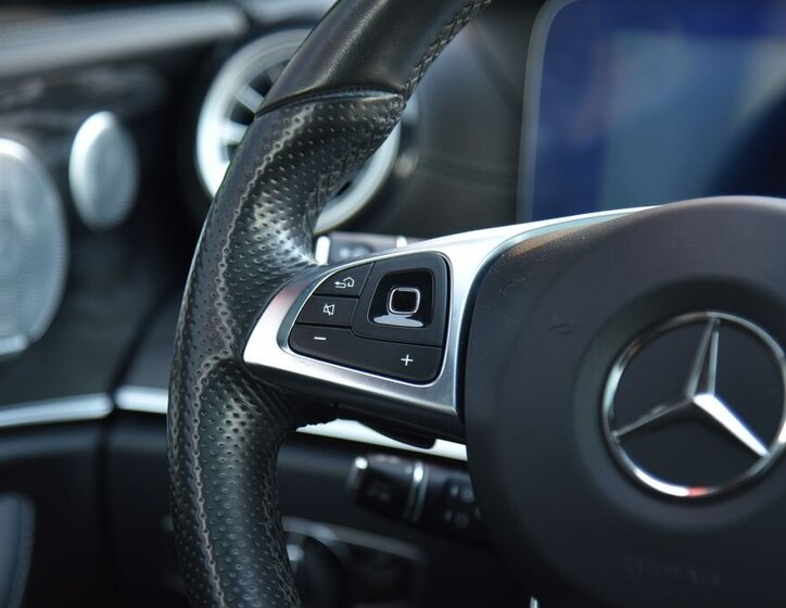 Mercedes-Benz Třídy E 27