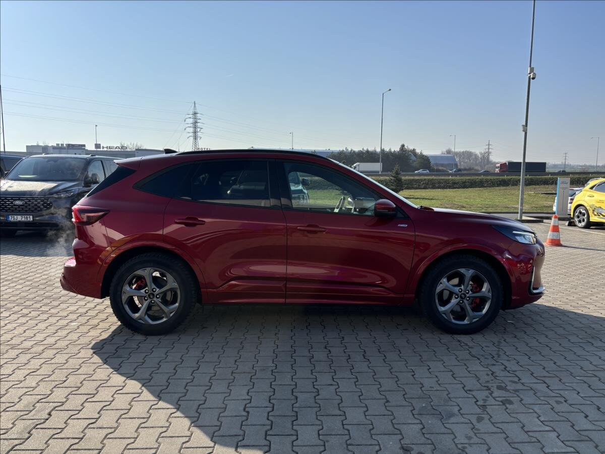 Ford Kuga SUV / Terénní 1,5 l 110 kw