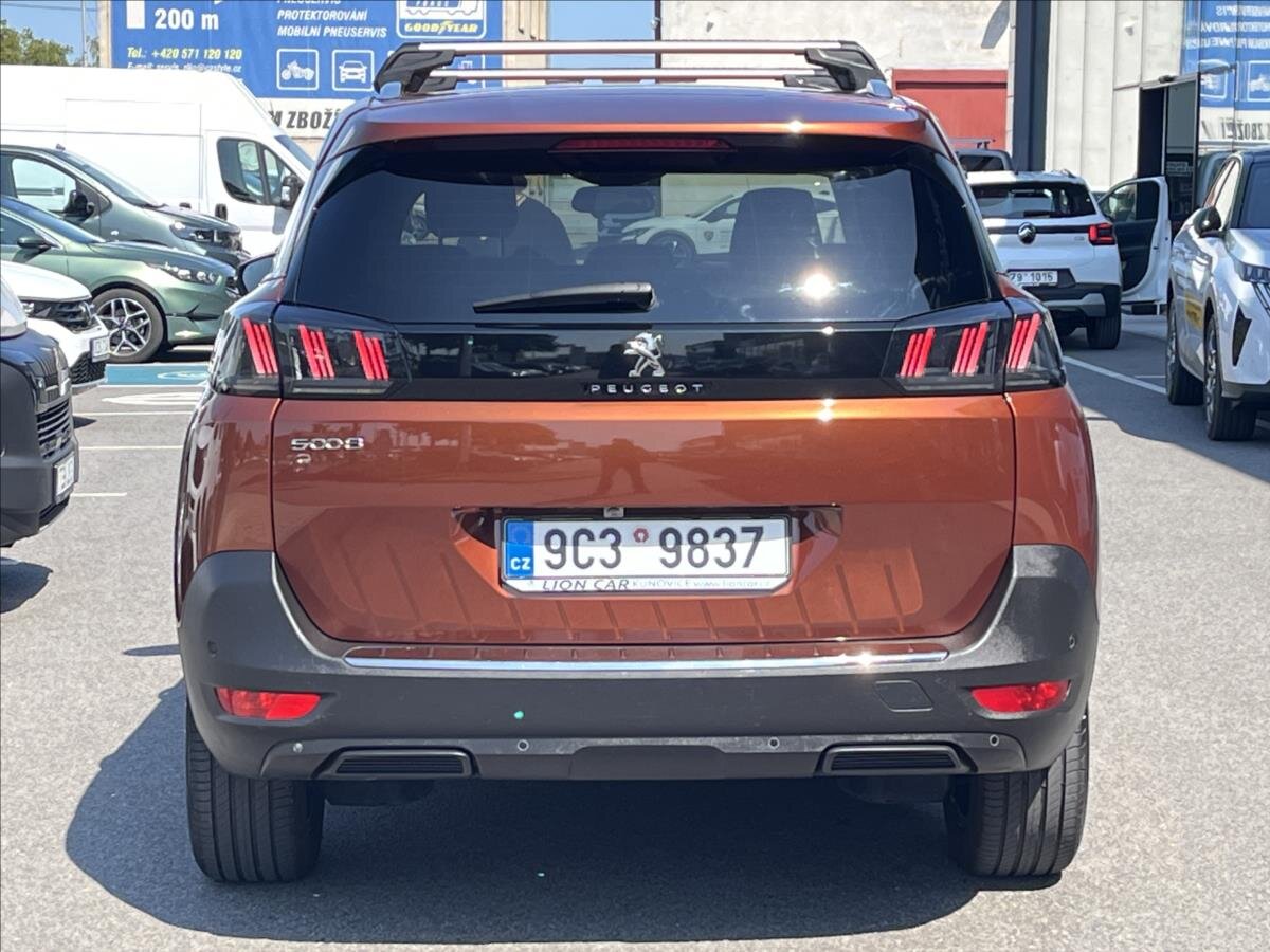 Peugeot 5008