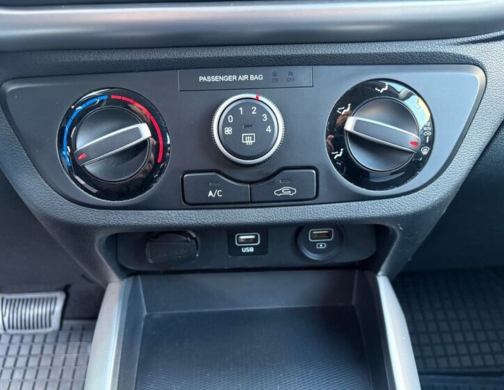 Hyundai i10 Hatchback 998,0 49 kw