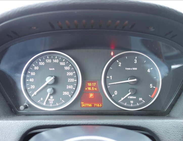 BMW X5 SUV / Terénní 3,0 l 225 kw