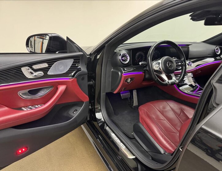 Mercedes-Benz CLS Sedan / Limuzína 3,0 l 320 kw