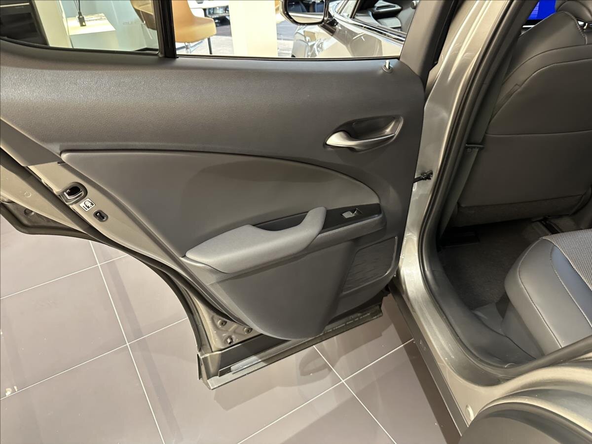 Lexus UX 250h SUV 2,0 l 135 kw