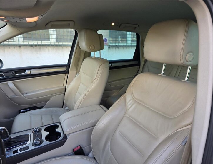 Volkswagen Touareg SUV / Terénní 4,1 l 250 kw