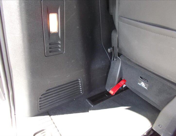 Peugeot Traveller 17