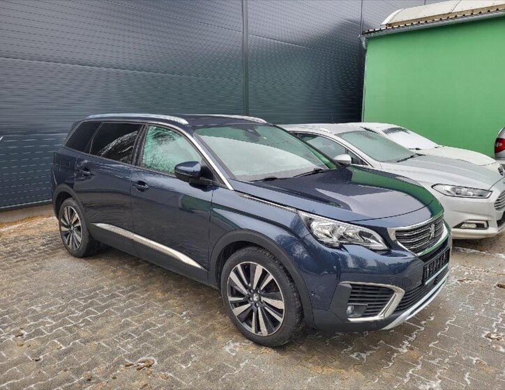 Peugeot 5008 SUV 1,5 l 96 kw