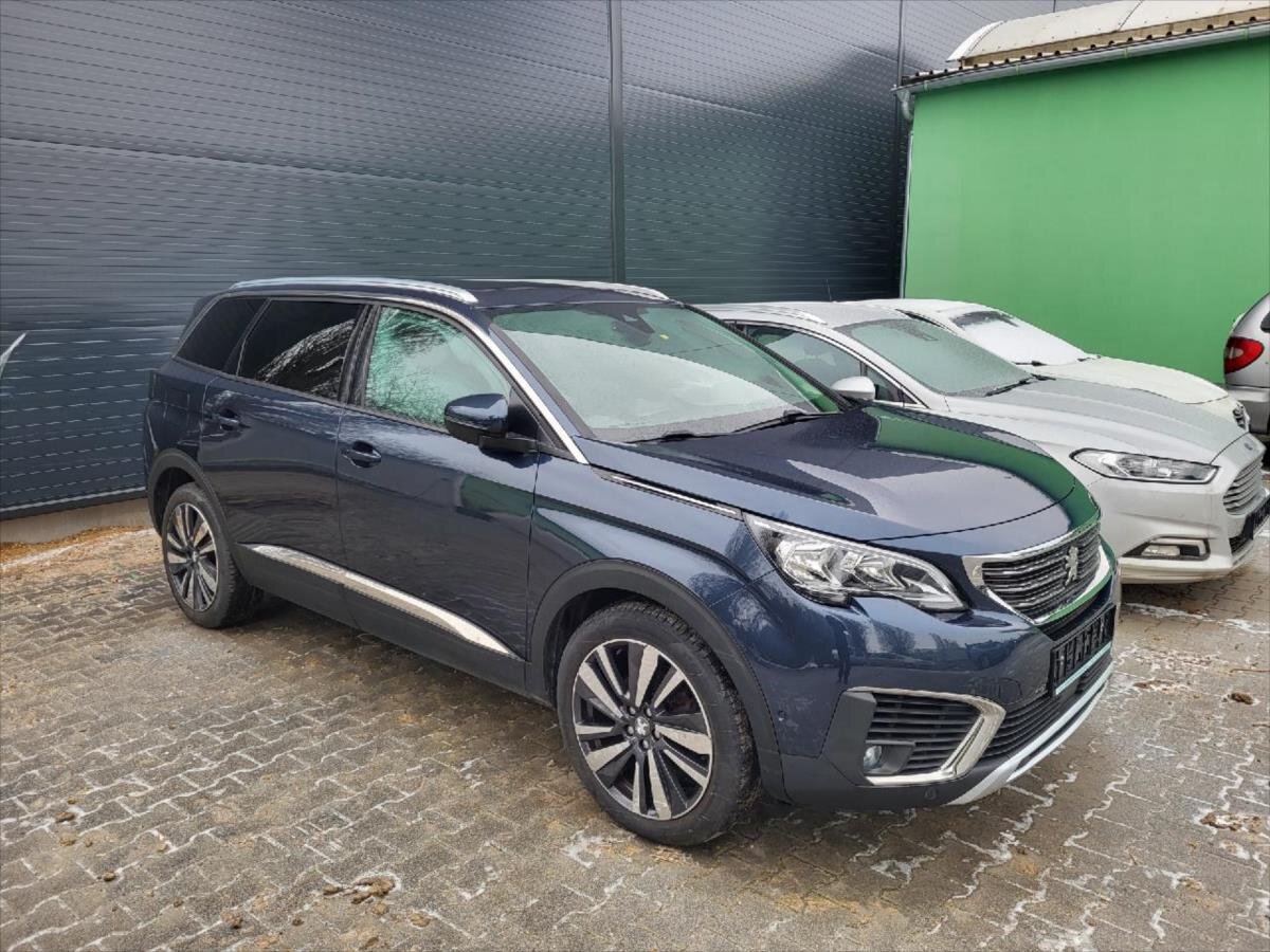 Peugeot 5008 SUV 1,5 l 96 kw