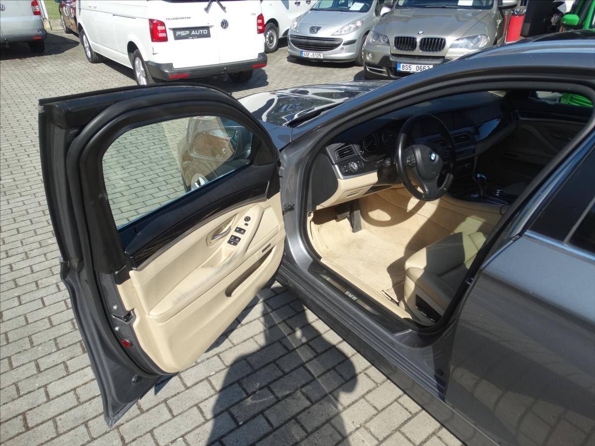 BMW Řada 5 Kombi 3,0 l 150 kw