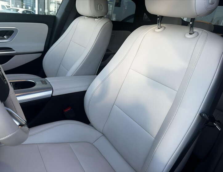 Mercedes-Benz CLA Sedan / Limuzína 0,0 200 kw