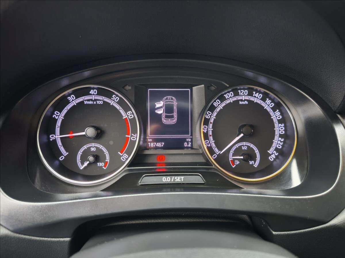 Škoda Rapid Hatchback 999,0 81 kw