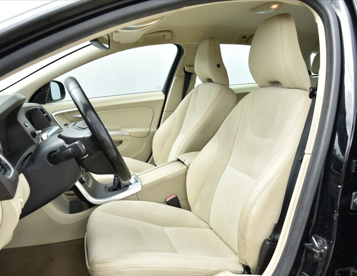 Volvo V60 Kombi 2,0 l 120 kw