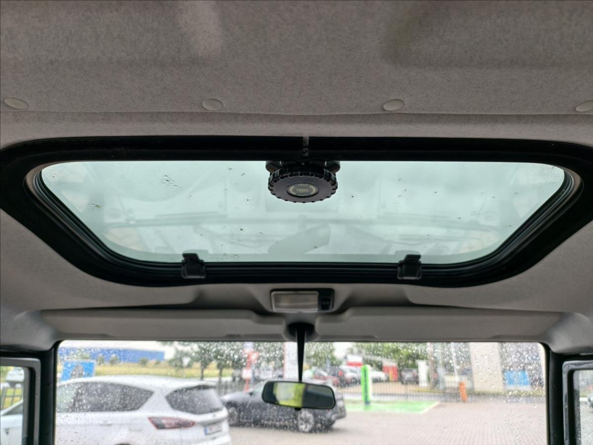 Land Rover Defender Ostatní 2,2 l 90 kw