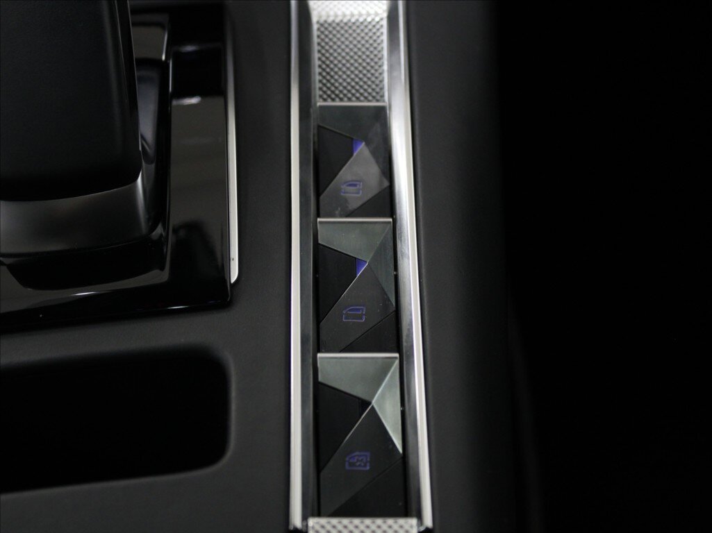 DS Automobiles DS7 Crossback SUV 1,6 l 221 kw