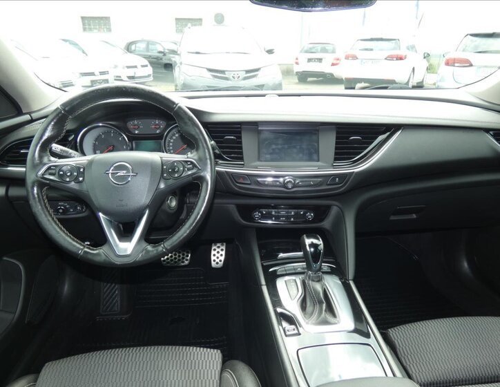 Opel Insignia Kombi 2,0 l 154 kw