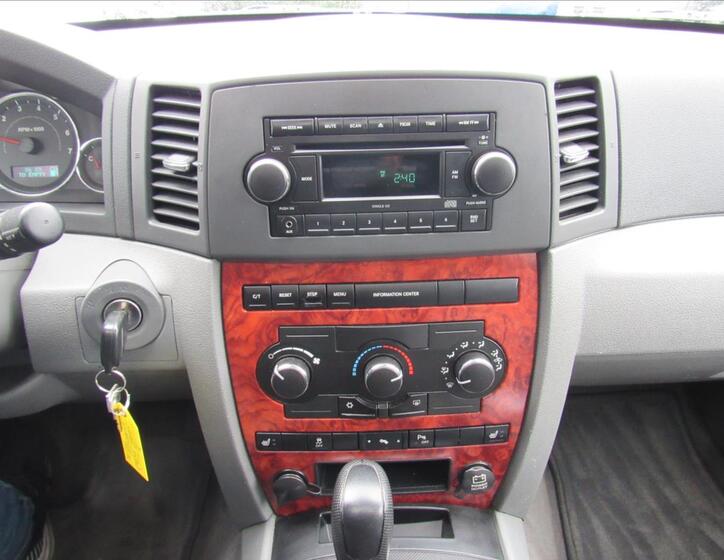 Jeep Grand Cherokee 16