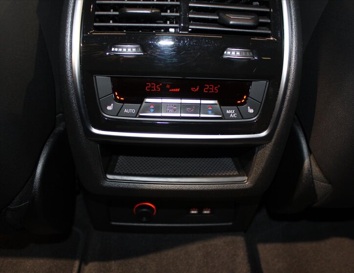 BMW X7 SUV 3,0 l 250 kw