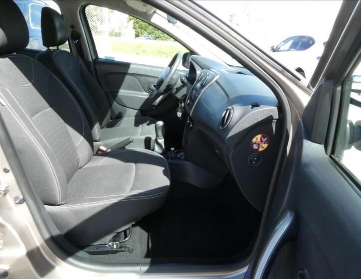 Dacia Sandero 24