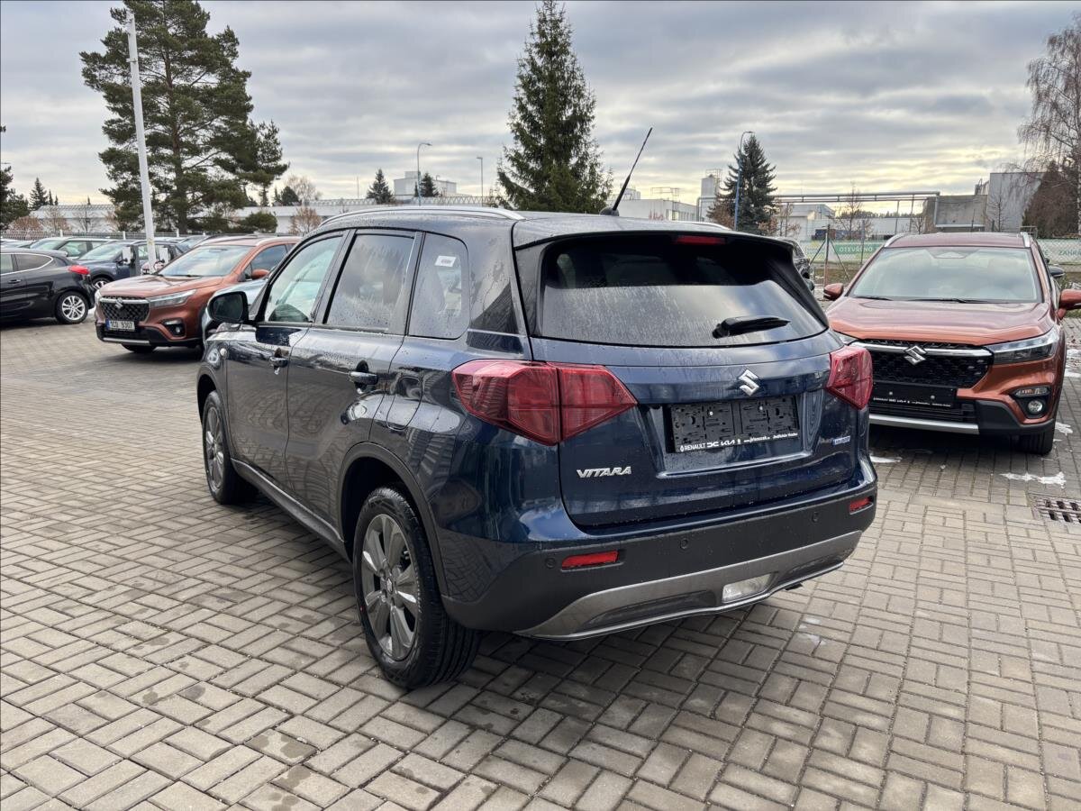 Suzuki Vitara SUV 1,4 l 81 kw