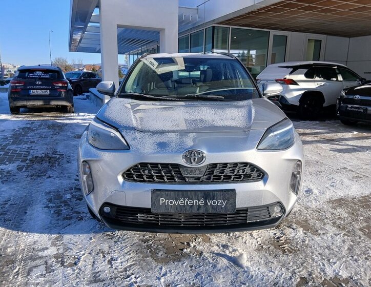 Toyota Yaris Cross 8