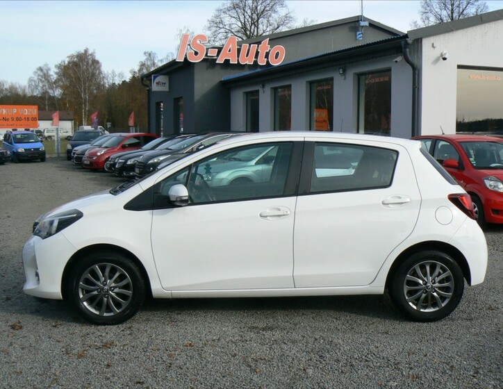 Toyota Yaris 8