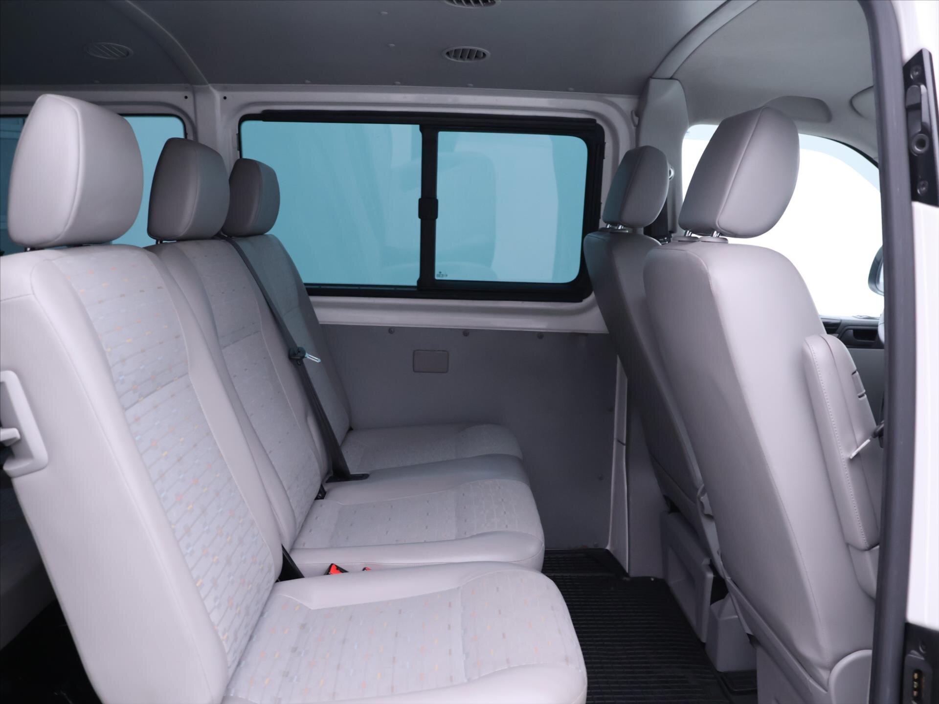 Volkswagen Transporter Kombi 2,0 l 75 kw