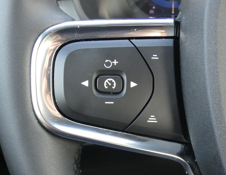 Volvo XC40 SUV 2,0 l 120 kw