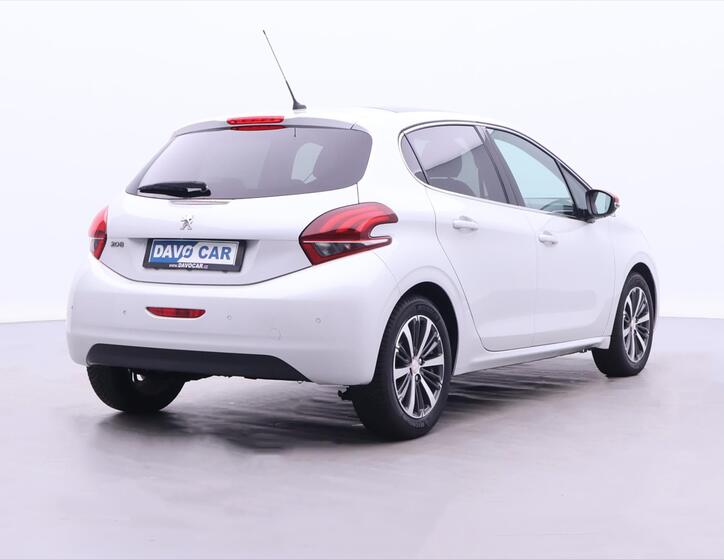 Peugeot 208 7