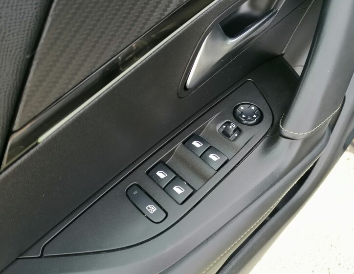 Peugeot 2008 SUV / Terénní 1,2 l 96 kw